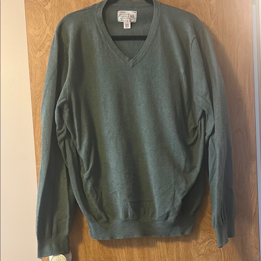 Men's Green V-Neck Sweater